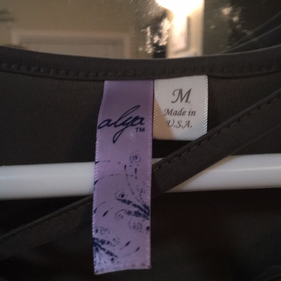 Green top - Picture 2 of 2